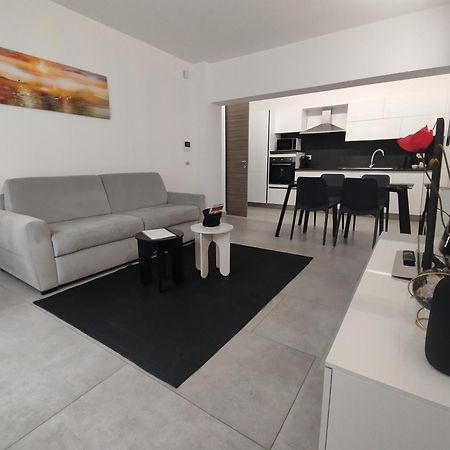 Pama Mar Apartment Imperia Luaran gambar