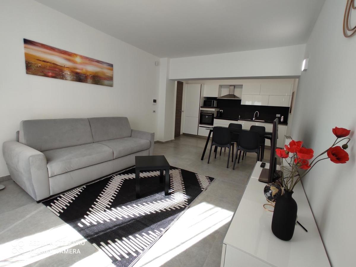 Pama Mar Apartment Imperia Luaran gambar